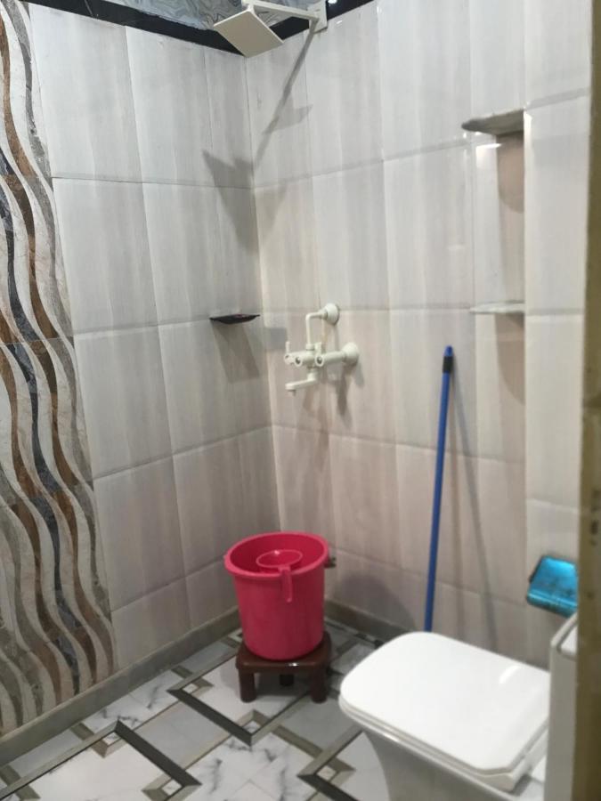 The Sunshine Apartment Агра Екстериор снимка